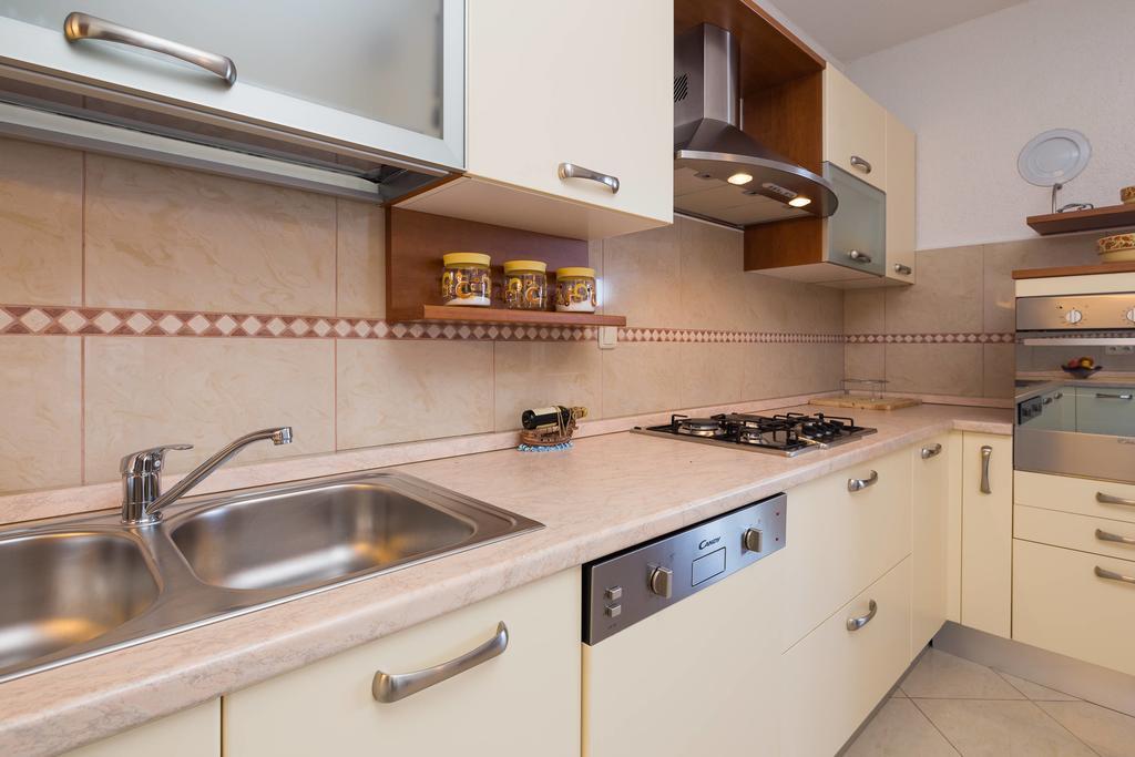 Luxury Residence โอมิช ภายนอก รูปภาพ